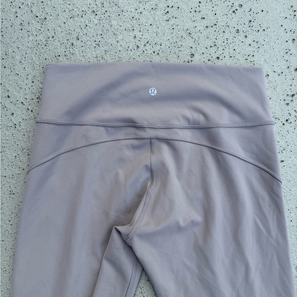 Lululemon In Movement Tight 25" *Everlux
Dark Chrome Size 12 - Picture 2 of 9